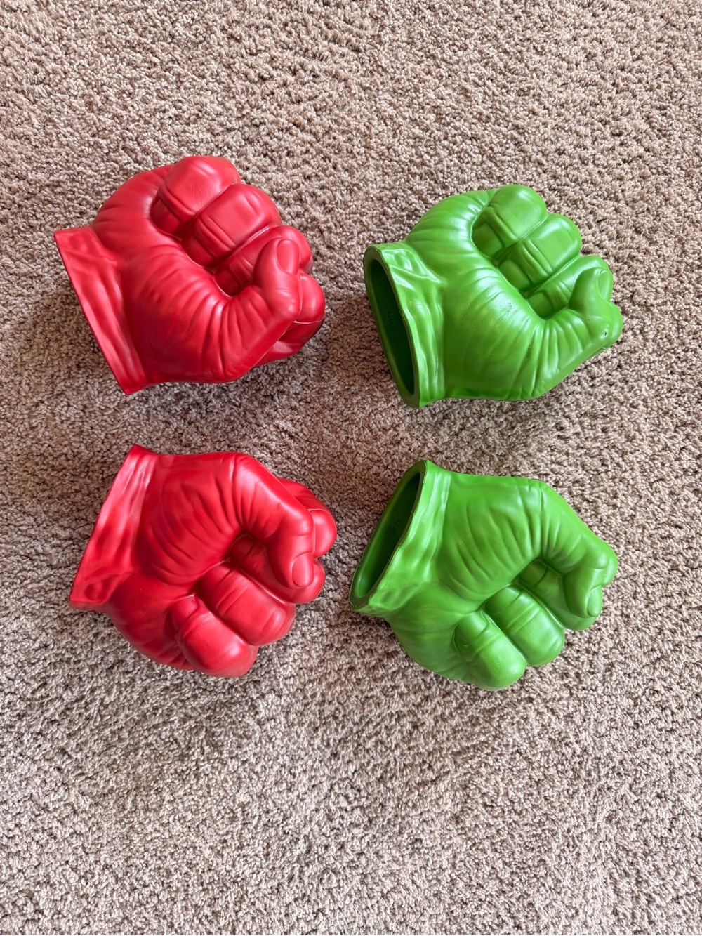 Avengers Hulk Foam Fists - 2 pairs: Green & Red - Picture 2 of 5